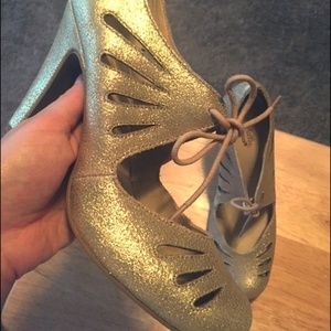 NWOB "Brave" heels by Seychelles